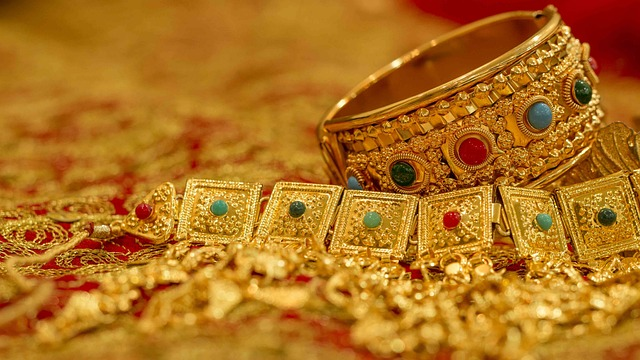 Gold prices