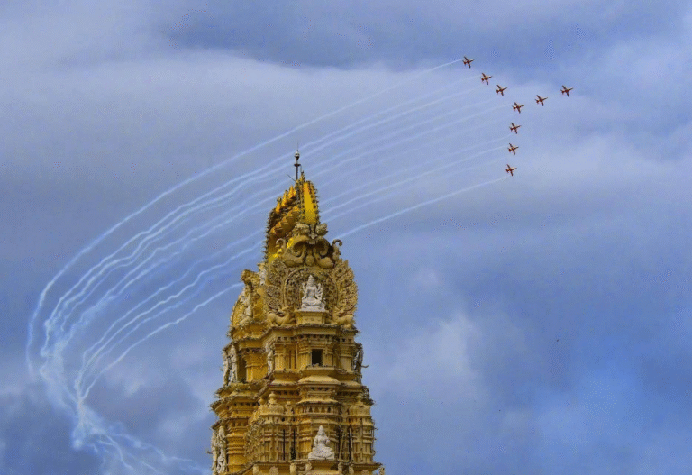 Mysore Dasara 2025 Air Show Wins Hearts: Sukhoi, Tejas & Sarang Team Shine